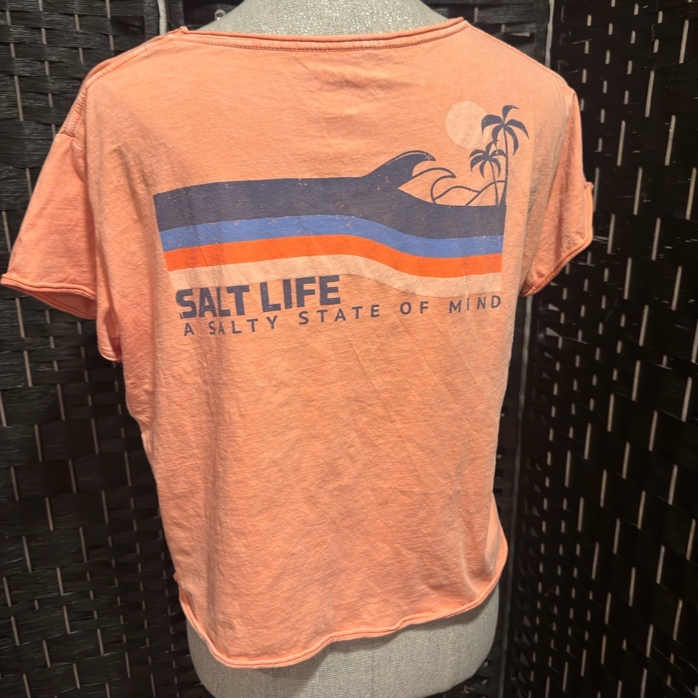 3/25🙂 Salt Life Women's Peach Cropped Top with Pocket Sz M - Picture 3 of 4